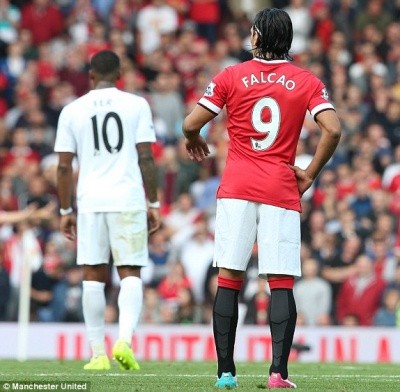 Di Maria toả sáng, M.U 4-4-2 giành thắng lợi đầu tiên ảnh 6 Di Maria toả sáng, M.U 4-4-2 giành thắng lợi đầu tiên ảnh 6