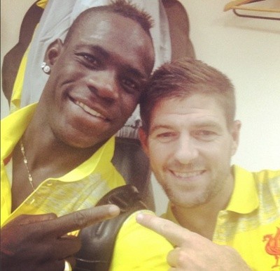 Balotelli ăn mừng như đứa trẻ sau pha lập công đầu tiên cho Liverpool ảnh 3 Balotelli ăn mừng như đứa trẻ sau pha lập công đầu tiên cho Liverpool ảnh 3