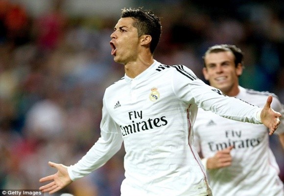 Fan M.U lại chơi sang, thuê máy bay “tỏ tình” cùng CR7 ảnh 3 Fan M.U lại chơi sang, thuê máy bay “tỏ tình” cùng CR7 ảnh 3