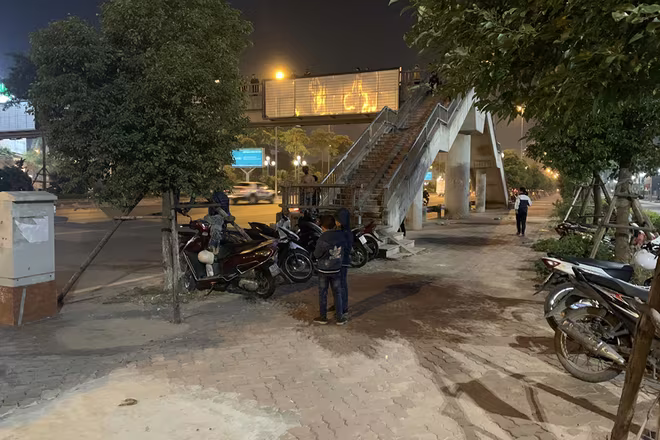 [TRỰC TIẾP] Chào đón những "người hùng" làm nên chiến thắng lịch sử tại SEA Games 30 ảnh 41