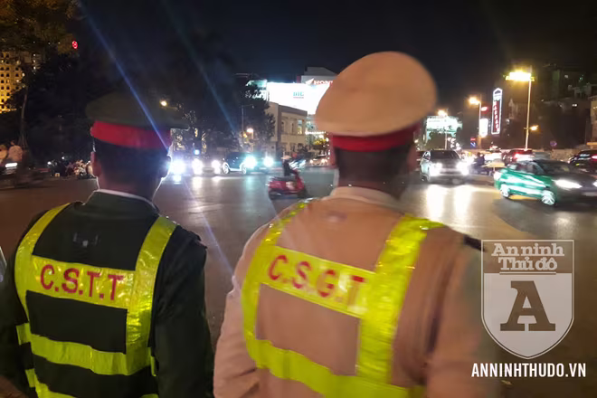 [TRỰC TIẾP] Chào đón những "người hùng" làm nên chiến thắng lịch sử tại SEA Games 30 ảnh 45