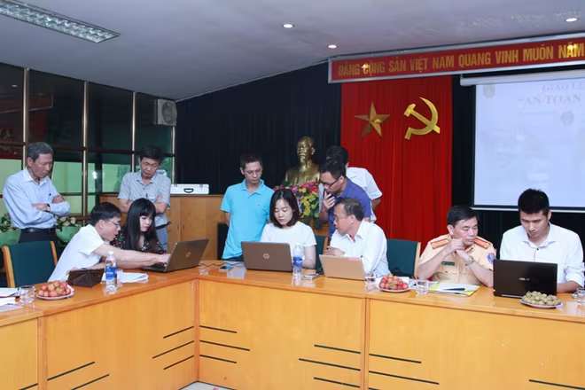 Giao lưu trực tuyến "An toàn mùa mưa bão" ảnh 10 Giao lưu trực tuyến "An toàn mùa mưa bão" ảnh 10