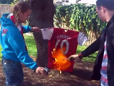 Fan Arsenal phẫn nộ trước thông tin Cesc Fabregas gia nhập Chelsea ảnh 3