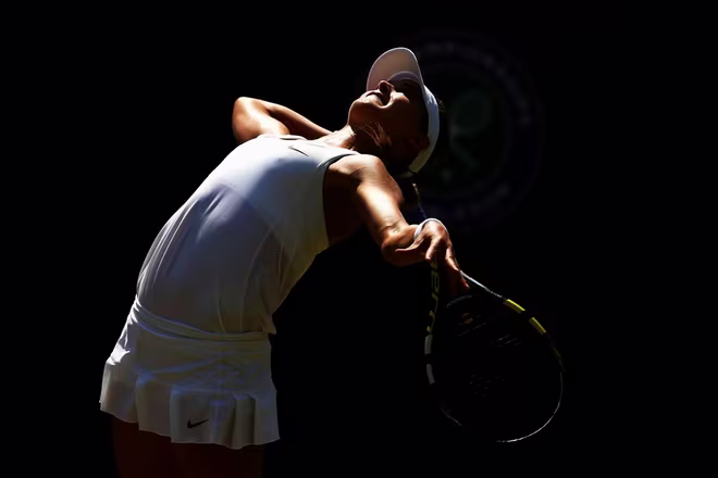 Tứ kết đơn nữ Wimbledon 2014: Sao trẻ đang lên gặp sự cố "lộ hàng"  ảnh 2 Tứ kết đơn nữ Wimbledon 2014: Sao trẻ đang lên gặp sự cố "lộ hàng"  ảnh 2