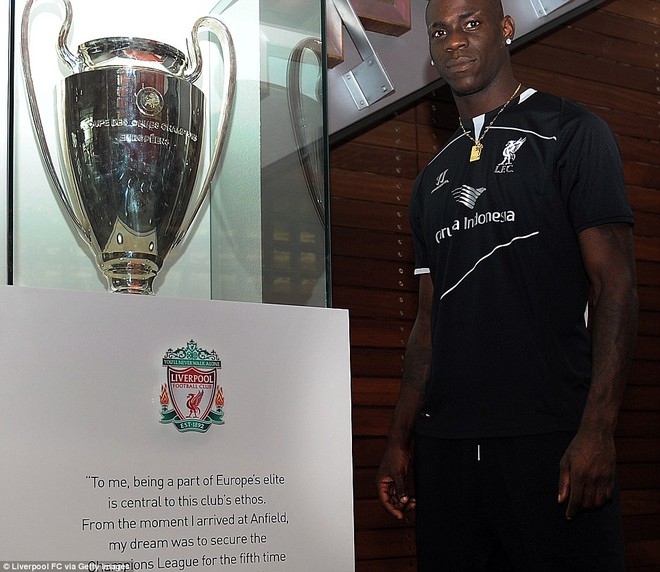 "Siêu quậy" Balotelli chính thức trở thành một "Quỷ Đỏ" vùng Merseyside ảnh 4 "Siêu quậy" Balotelli chính thức trở thành một "Quỷ Đỏ" vùng Merseyside ảnh 4