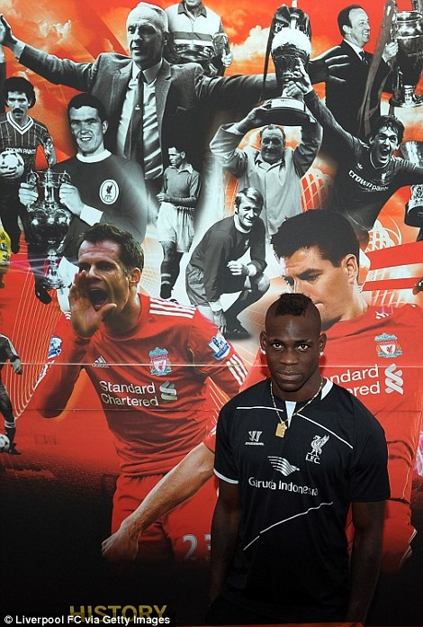 "Siêu quậy" Balotelli chính thức trở thành một "Quỷ Đỏ" vùng Merseyside ảnh 5 "Siêu quậy" Balotelli chính thức trở thành một "Quỷ Đỏ" vùng Merseyside ảnh 5