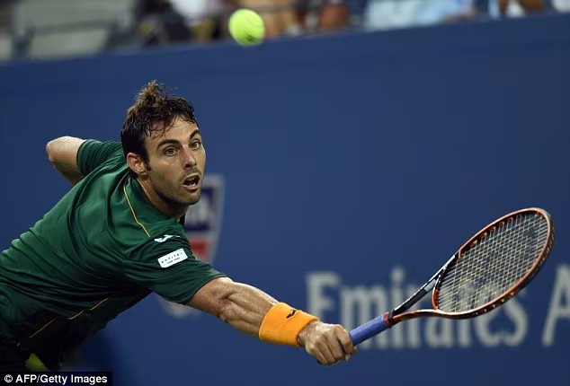 US Open 2014: Ngày buồn của Sharapova, Federer chiến thắng "nhờ" cơn mưa nặng hạt ảnh 7