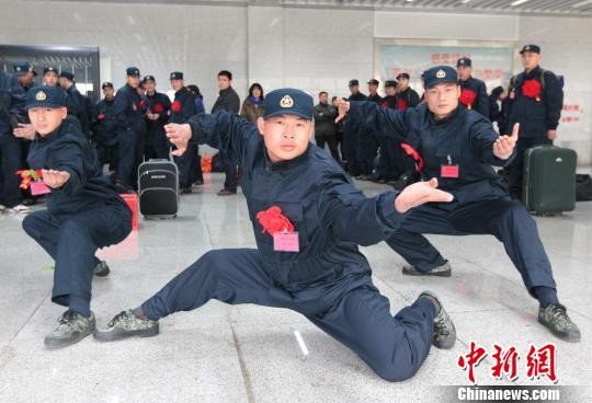 Quán quân võ thuật thế giới gia nhập Hải quân đánh bộ Trung Quốc ảnh 1 Quán quân võ thuật thế giới gia nhập Hải quân đánh bộ Trung Quốc ảnh 1