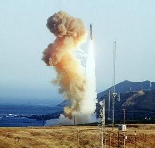 Sức mạnh hủy diệt LGM-30 Minuteman-3 khiến Mỹ sợ Triều Tiên nổi giận ảnh 2 Sức mạnh hủy diệt LGM-30 Minuteman-3 khiến Mỹ sợ Triều Tiên nổi giận ảnh 2