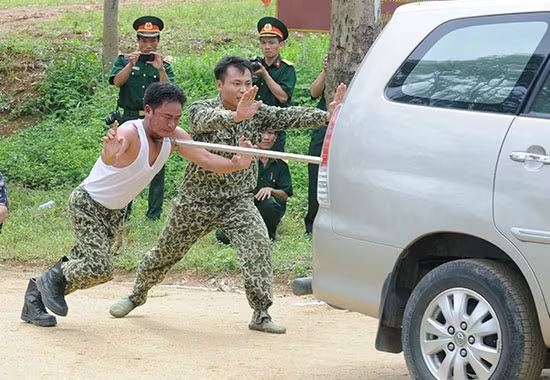 Báo Trung Quốc thán phục sức mạnh đặc nhiệm Việt Nam ảnh 8 Báo Trung Quốc thán phục sức mạnh đặc nhiệm Việt Nam ảnh 8
