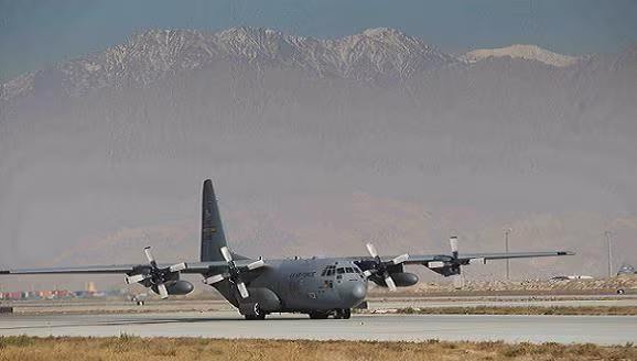 Mỹ bàn giao cho Afghanistan 2 chiếc C-130 ảnh 1 Mỹ bàn giao cho Afghanistan 2 chiếc C-130 ảnh 1