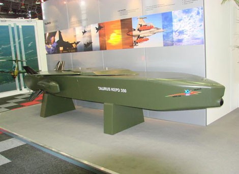 Hàn Quốc “chắp cánh” cho F-15K bằng siêu tên lửa Taurus ảnh 2 Hàn Quốc “chắp cánh” cho F-15K bằng siêu tên lửa Taurus ảnh 2