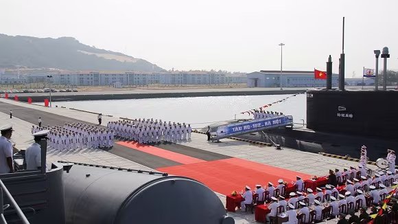 Tàu ngầm 636MV Việt Nam thuộc loại tiên tiến nhất của lớp Kilo ảnh 1 Tàu ngầm 636MV Việt Nam thuộc loại tiên tiến nhất của lớp Kilo ảnh 1