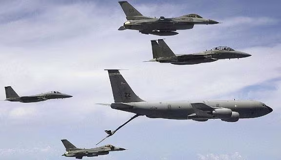 Mỹ ráo riết tăng cường máy bay đến sát Nga và Ukraine ảnh 1 Mỹ ráo riết tăng cường máy bay đến sát Nga và Ukraine ảnh 1