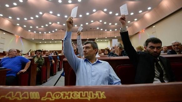 Donetsk và Lugansk phê chuẩn hiến pháp thành lập nhà nước liên minh ảnh 1 Donetsk và Lugansk phê chuẩn hiến pháp thành lập nhà nước liên minh ảnh 1