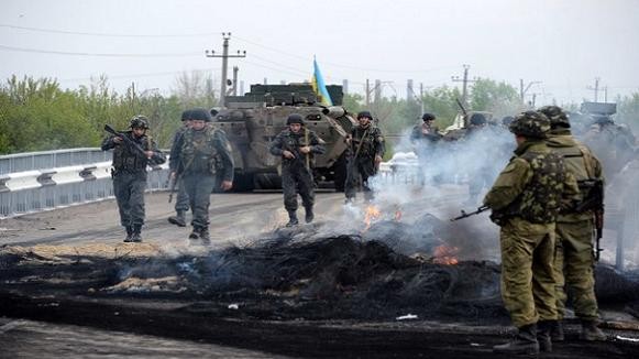 Liên minh cầm quyền kêu gọi Tổng thống Ukraine áp đặt thiết quân luật ở miền Đông ảnh 1 Liên minh cầm quyền kêu gọi Tổng thống Ukraine áp đặt thiết quân luật ở miền Đông ảnh 1