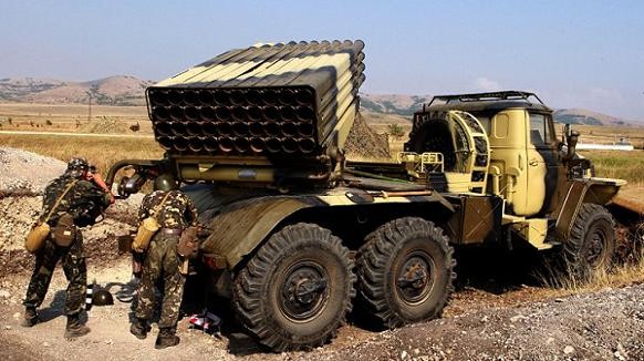 Dân quân Lugansk chiếm một hệ thống tên lửa đa nòng Grad ảnh 1 Dân quân Lugansk chiếm một hệ thống tên lửa đa nòng Grad ảnh 1