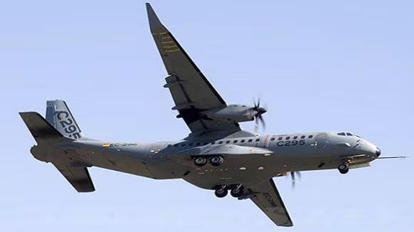Việt Nam biên chế 3 máy bay vận tải C-295 đầu tiên vào năm 2015 ảnh 1 Việt Nam biên chế 3 máy bay vận tải C-295 đầu tiên vào năm 2015 ảnh 1