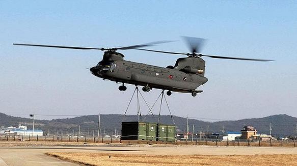 Lục quân Mỹ tiếp nhận trực thăng CH-47F Chinook cải tiến đầu tiên ảnh 1 Lục quân Mỹ tiếp nhận trực thăng CH-47F Chinook cải tiến đầu tiên ảnh 1