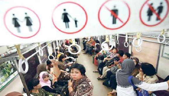 Thái Lan: Tàu hỏa có toa riêng dành cho phụ nữ, có cảnh sát bảo vệ ảnh 1 Thái Lan: Tàu hỏa có toa riêng dành cho phụ nữ, có cảnh sát bảo vệ ảnh 1