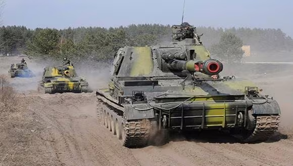 Quân đội Ukraine bị một tiểu đoàn xe tăng Nga đánh bật khỏi sân bay Lugansk ảnh 1 Quân đội Ukraine bị một tiểu đoàn xe tăng Nga đánh bật khỏi sân bay Lugansk ảnh 1