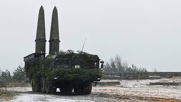 Siêu tên lửa Iskander-M của Nga thử lửa ở Viễn Đông ảnh 2 Siêu tên lửa Iskander-M của Nga thử lửa ở Viễn Đông ảnh 2