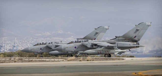 Mỹ-NATO ném bom IS, Syria “tranh thủ” giải phóng 2 thành phố chiến lược ảnh 2 Mỹ-NATO ném bom IS, Syria “tranh thủ” giải phóng 2 thành phố chiến lược ảnh 2