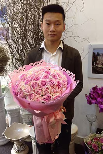 Thị trường 8-3: Hoa "xịn" nhập khẩu, giá cao vẫn đắt hàng ảnh 3