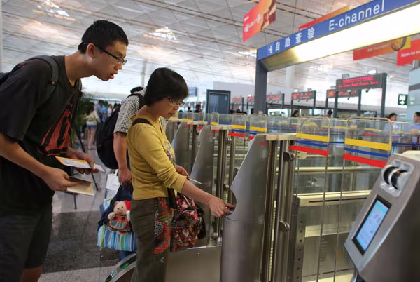 Trung Quốc thắt chặt nhập cư tại Bắc Kinh ảnh 1 Trung Quốc thắt chặt nhập cư tại Bắc Kinh ảnh 1
