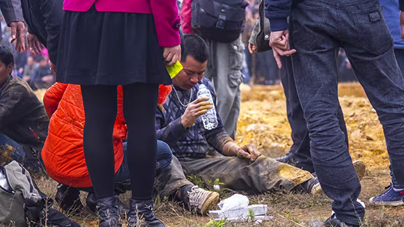 Mãn nhãn xem ngựa đua Bắc Hà sải vó tại Thủ đô ảnh 15