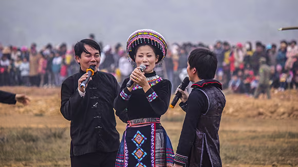 Mãn nhãn xem ngựa đua Bắc Hà sải vó tại Thủ đô ảnh 2