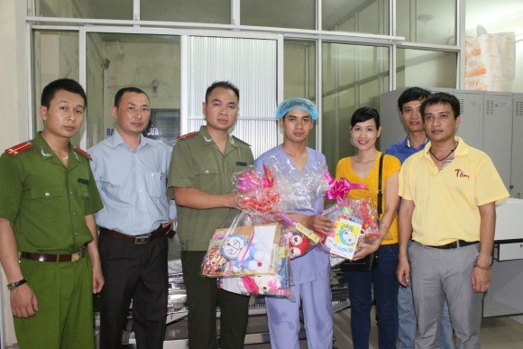Mang nụ cười đến cho bệnh nhi mắc bệnh tim ảnh 6 Mang nụ cười đến cho bệnh nhi mắc bệnh tim ảnh 6