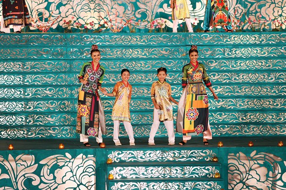 Hoa hậu Ngọc Hân ra mắt BST áo dài mang hình ảnh Hàn Quốc ảnh 6 Hoa hậu Ngọc Hân ra mắt BST áo dài mang hình ảnh Hàn Quốc ảnh 6