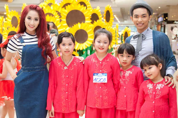 Khánh Thi diện… yếm trẻ trung đi tìm thí sinh bước nhảy hoàn vũ ảnh 8 Khánh Thi diện… yếm trẻ trung đi tìm thí sinh bước nhảy hoàn vũ ảnh 8