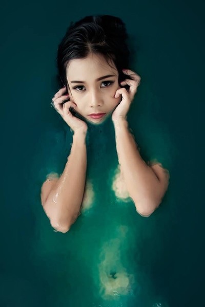 Người mẫu Xuân Thuỳ cực ấn tượng với nước màu ảnh 1 Người mẫu Xuân Thuỳ cực ấn tượng với nước màu ảnh 1