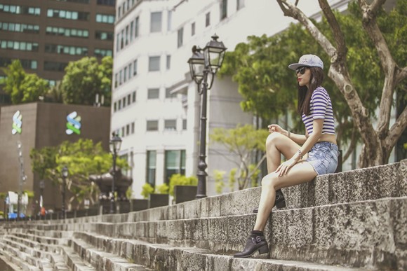 Trang “lạ” khoe vòng eo con kiến trên đường phố Singapore ảnh 4 Trang “lạ” khoe vòng eo con kiến trên đường phố Singapore ảnh 4