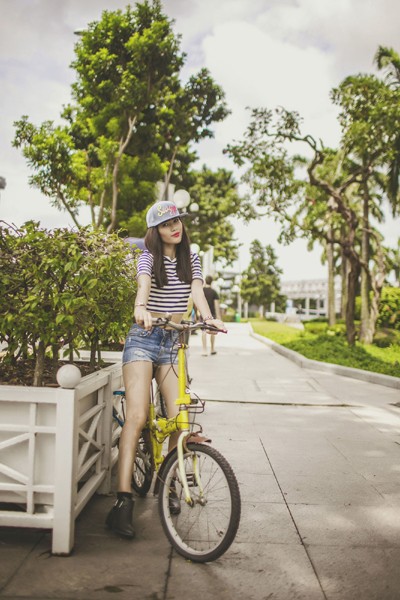Trang “lạ” khoe vòng eo con kiến trên đường phố Singapore ảnh 5 Trang “lạ” khoe vòng eo con kiến trên đường phố Singapore ảnh 5