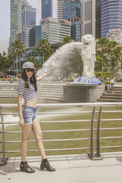 Trang “lạ” khoe vòng eo con kiến trên đường phố Singapore ảnh 6 Trang “lạ” khoe vòng eo con kiến trên đường phố Singapore ảnh 6