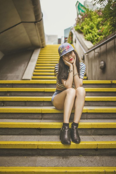 Trang “lạ” khoe vòng eo con kiến trên đường phố Singapore ảnh 8 Trang “lạ” khoe vòng eo con kiến trên đường phố Singapore ảnh 8