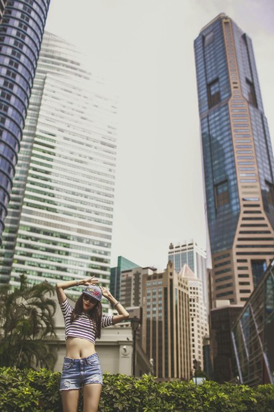 Trang “lạ” khoe vòng eo con kiến trên đường phố Singapore ảnh 9 Trang “lạ” khoe vòng eo con kiến trên đường phố Singapore ảnh 9