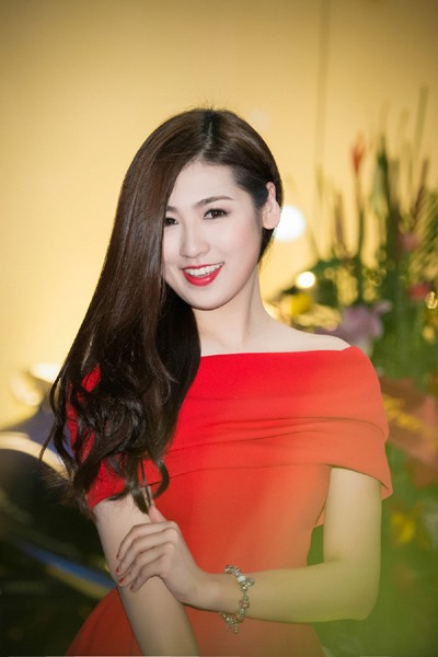 Á hậu Tú Anh gợi cảm cùng đầm đỏ lộ vai lưng trắng nõn nà ảnh 7 Á hậu Tú Anh gợi cảm cùng đầm đỏ lộ vai lưng trắng nõn nà ảnh 7