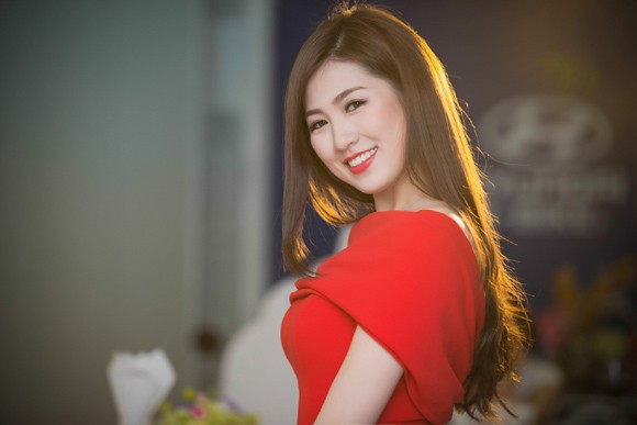 Á hậu Tú Anh gợi cảm cùng đầm đỏ lộ vai lưng trắng nõn nà ảnh 8 Á hậu Tú Anh gợi cảm cùng đầm đỏ lộ vai lưng trắng nõn nà ảnh 8