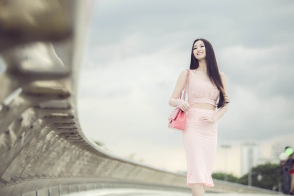 Khánh My diện váy hồng cực hấp dẫn, xinh tươi xuống phố ảnh 11 Khánh My diện váy hồng cực hấp dẫn, xinh tươi xuống phố ảnh 11