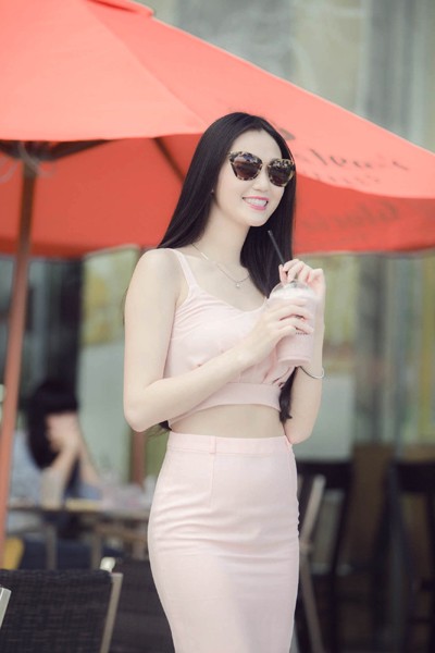 Khánh My diện váy hồng cực hấp dẫn, xinh tươi xuống phố ảnh 8 Khánh My diện váy hồng cực hấp dẫn, xinh tươi xuống phố ảnh 8