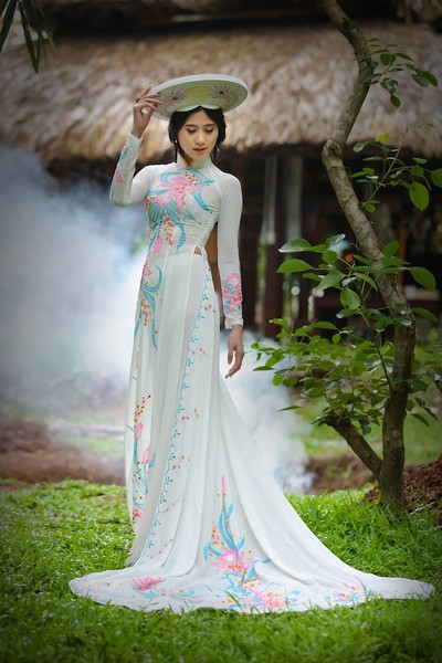 Á khôi Hoàng Hạnh khoe vẻ đẹp thuần khiết với áo dài ảnh 1 Á khôi Hoàng Hạnh khoe vẻ đẹp thuần khiết với áo dài ảnh 1