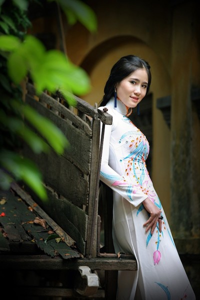 Á khôi Hoàng Hạnh khoe vẻ đẹp thuần khiết với áo dài ảnh 5 Á khôi Hoàng Hạnh khoe vẻ đẹp thuần khiết với áo dài ảnh 5