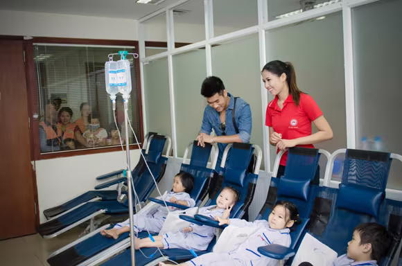 Hoa hậu biển Nguyễn Thị Loan tích cực kêu gọi hiến máu nhân đạo ảnh 9 Hoa hậu biển Nguyễn Thị Loan tích cực kêu gọi hiến máu nhân đạo ảnh 9