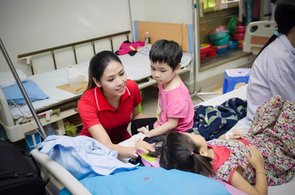 Hoa hậu biển Nguyễn Thị Loan tích cực kêu gọi hiến máu nhân đạo ảnh 6 Hoa hậu biển Nguyễn Thị Loan tích cực kêu gọi hiến máu nhân đạo ảnh 6