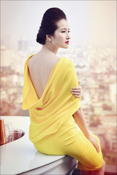 Hoa hậu Cao Thùy Dương khoe lưng trần gợi cảm ảnh 3 Hoa hậu Cao Thùy Dương khoe lưng trần gợi cảm ảnh 3