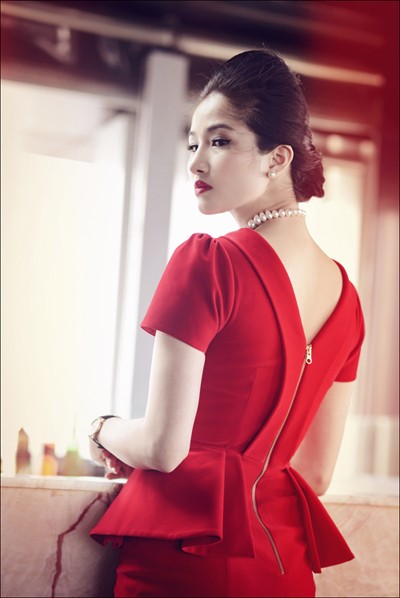 Hoa hậu Cao Thùy Dương khoe lưng trần gợi cảm ảnh 4 Hoa hậu Cao Thùy Dương khoe lưng trần gợi cảm ảnh 4
